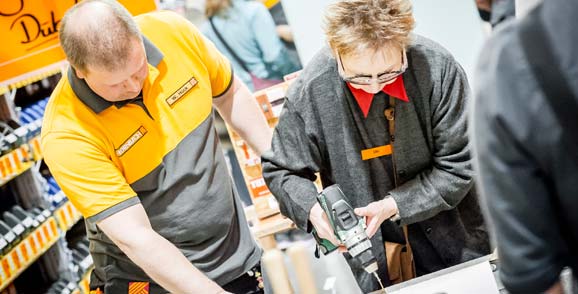 women at work / Hornbach