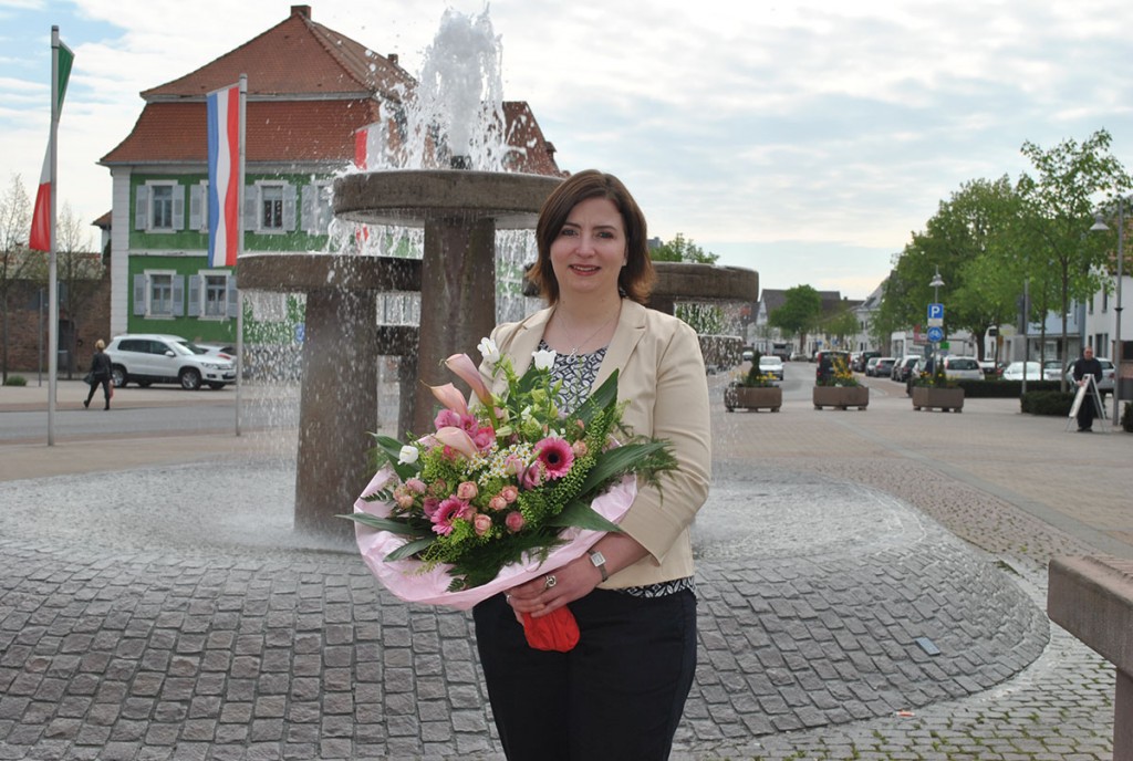 Sympathisch, kompetent und mit viel Charme: Die neue Spargelkönigin Stefanie II. Foto: Benjamin Kloos