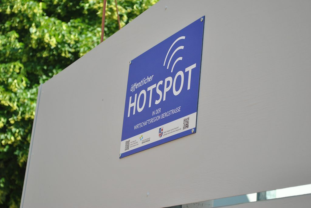 Ermöglicht das kostenfreie Surfen im Herzen der Spargelstadt: Der WLAN-Hotspot am Schillerplatz. Foto: Benjamin Kloos